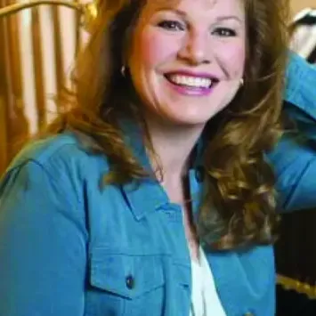 Headshot of Cynthia Lawrence
