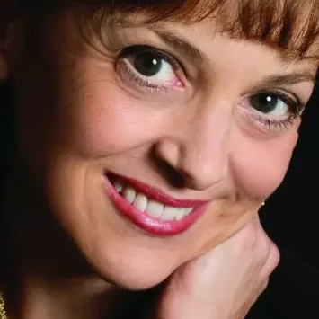 Headshot of Nan McSwain