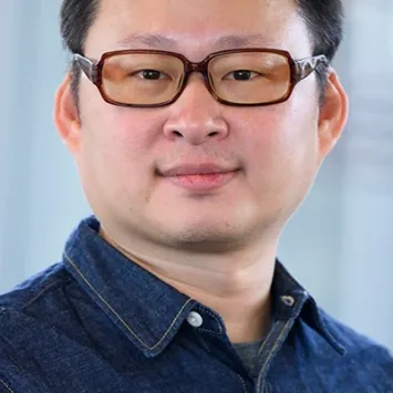 Headshot of Peter Wang