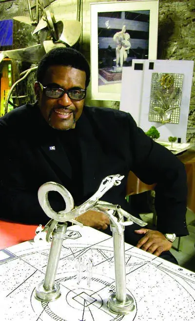 Garry Bibbs with art model in front